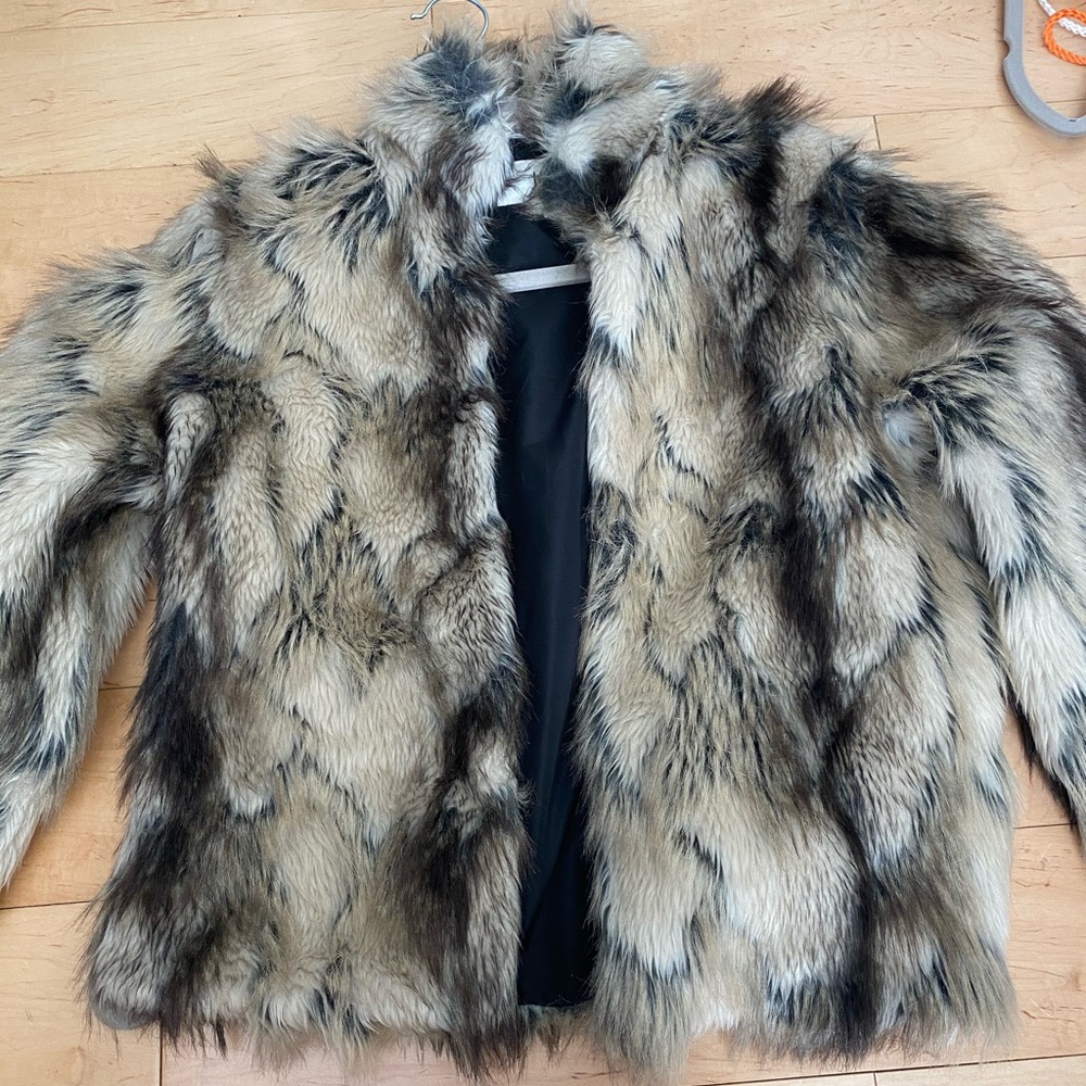 Revolve Faux fur coat XS